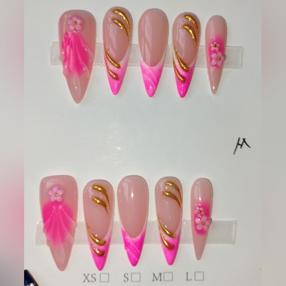 Pink and Gold Floral Nail Set